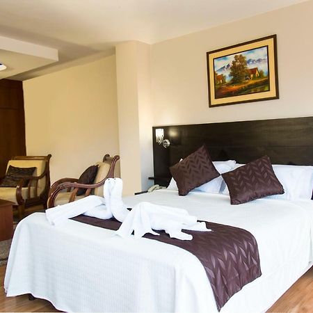 Hotel Versailles Амбато Екстер'єр фото